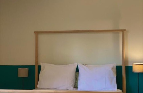 Kropia Apartment | Helen's cozy studio (close to the airport)