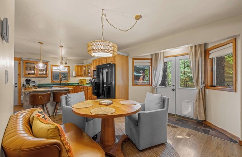 McCall House | Helen's Place- Spacious pet friendly home near ponderosa park and golf