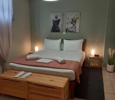 Kropia Apartment | Helen's Welcoming & cozy flat