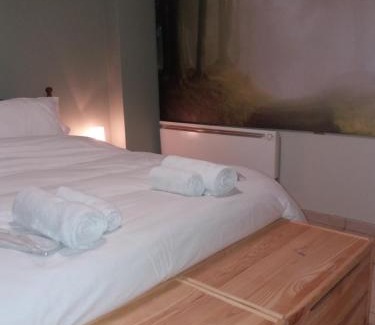 Kropia Apartment | Helen's Welcoming & cozy flat