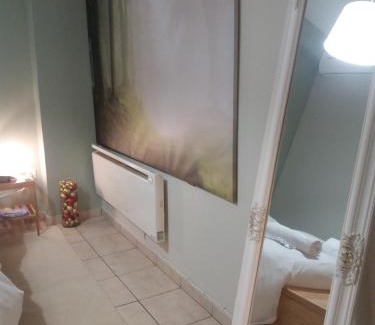 Kropia Apartment | Helen's Welcoming & cozy flat