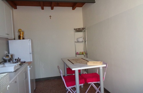 Corvino San Quirico Apartment | - Helichrysum -