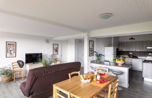 Cargese Apartment | Hélios1 6pers - 3 bedrooms beach 5 mins away and heated pool