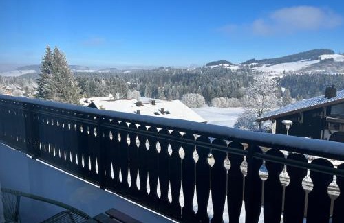 Irsengund Apartment | Helle Wohnung mit großem Balkon