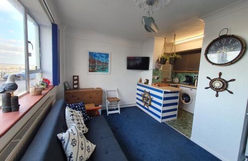 Ramsgate Apartment | Hello Sailor