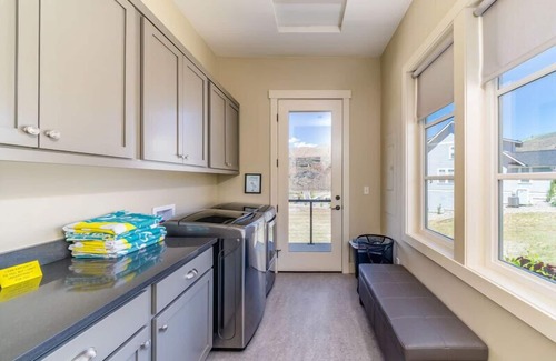 Chelan House | Hello Sunshine at The Lookout at Lake Chelan