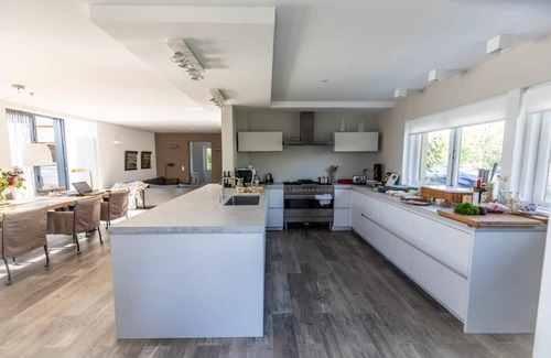 Domburg House | Hello Zeeland - Villa Jhr. de Casembrootplein 23