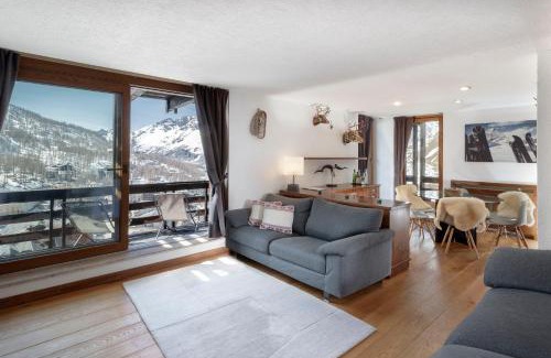 Cervinia Apartment | HelloCHALET - Ski to door Apartment with big terrace overlooking skiruns