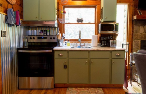 Maggie Valley Cabin | Hemlock Hideaway - Real Log Cabin in the Woods - Maggie Valley, NC