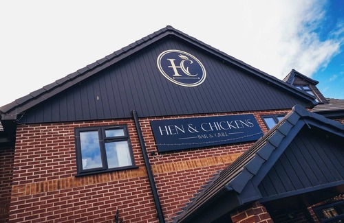 Barrow-on-Trent Apartment | Hen & Chickens Luxury Apt Free Parking | By DerBnB