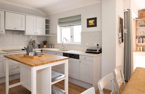 Rhosneigr House | Hen Gi Mor: Pet-friendly home in Rhosneigr for 8