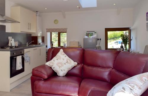 Llanybydder House | Hen Llaeth - Uk11209