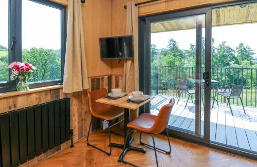 Rhayader House | Hen's Hideaway