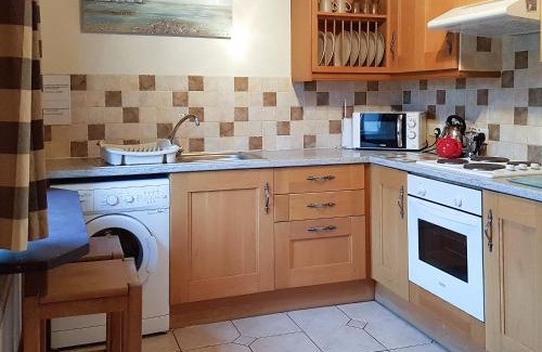 Rhiw House | Hendy