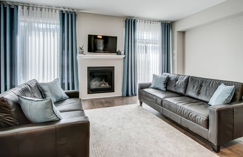 Ottawa Division Hotel | Henia's Inn