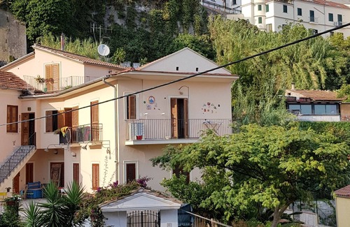 Historical Downtown Salerno Apartment | Henry's Guest House in the heart of the Historic Center of Salerno