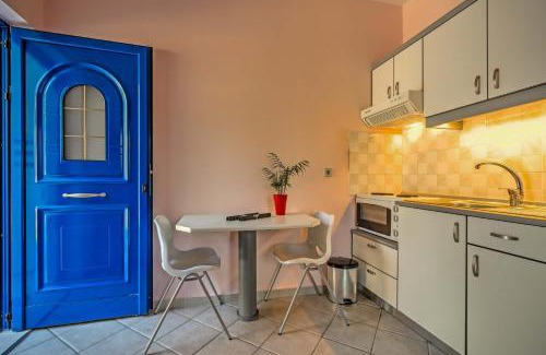 Agios Dimitrios Apartment | Heraklion Beach Hideaway Explore, Relax, Repeat-3