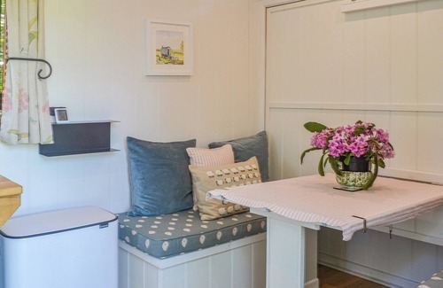 Llangadog Cottage | Herdwick Hut Mountain Retreat