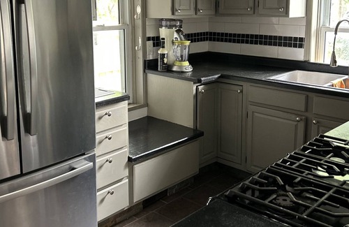 Kingsville House | Heritage Home in Wine Country on just under 1/2 an acre, with a pool