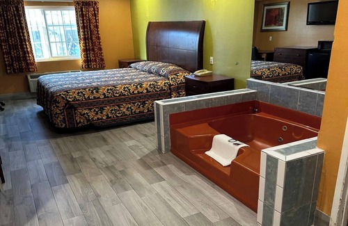 Corona Hotel | Heritage Inn and Suites
