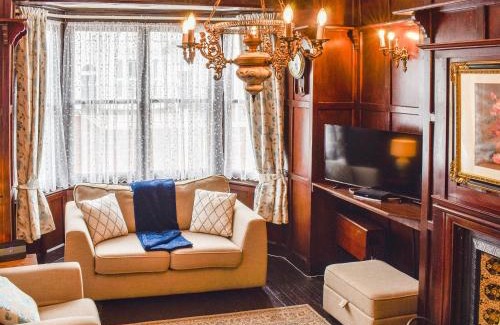 Rhyl House | Heritage Lodge