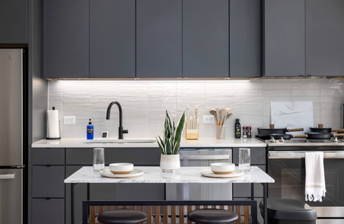 Central City Apartment | Heritage Loft – Couples/Studio/WiFi/City Views