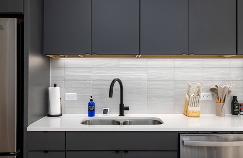 Central City Apartment | Heritage Loft – Couples/Studio/WiFi/City Views