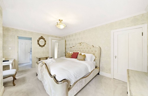 Kerrisdale House | Heritage Tavistock Mansion 4 BR+Office Near YVR+Golf+UBC