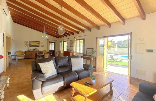 Maria de la Salut Ski Chalet | Hermosa Casa con Gran Privacidad en Pleno Centro de Mallorca
