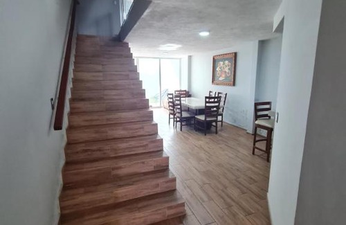 Guadalajara House | Hermosa casa ubicada en zona centro, andares y estadio