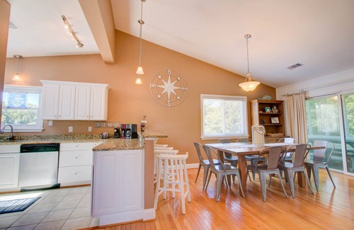 Duck House | Heroes Retreat 4 Bedroom Home in Duck With Private Saltwater Pool and Hot Tub