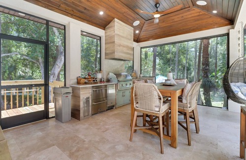 Naples House | Heron House at Logan Woods. Bright & spacious fully renovated home with pool!
