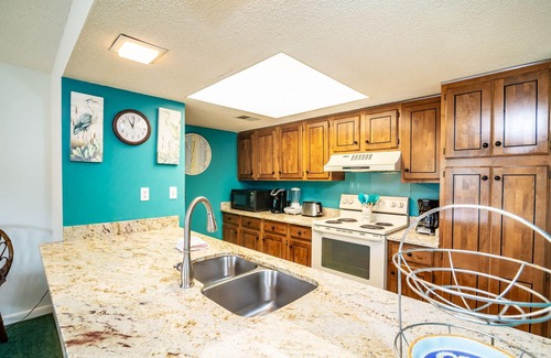 Litchfield by the Sea House | Heron Marsh 86 in Litchfield By the Sea, steps away from the pool and beach