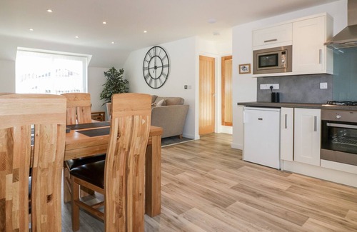 Wadebridge Apartment | HERON, pet friendly, luxury holiday cottage in Padstow