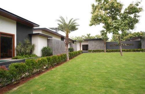 Injambakkam Resort | HF Pool Resorto
