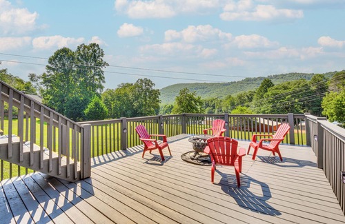 Hiawassee House | Hiawassee Cabin Near Lake Chatuge + AT Trailheads