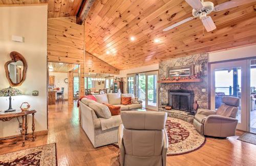 Hiawassee House | Hiawassee Home with Fire Pit and Furnished Deck!