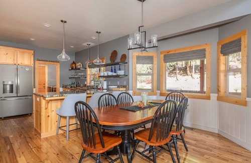 Camp Connell Cabin | Hiawatha Hideaway- Mountain Getaway