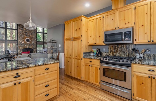Camp Connell Cabin | Hiawatha Hideaway- Mountain Getaway
