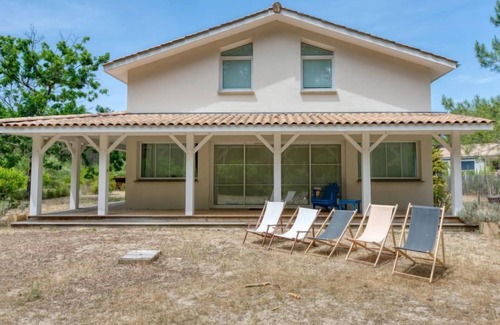 Lacanau House | Hibiscus by Interhome