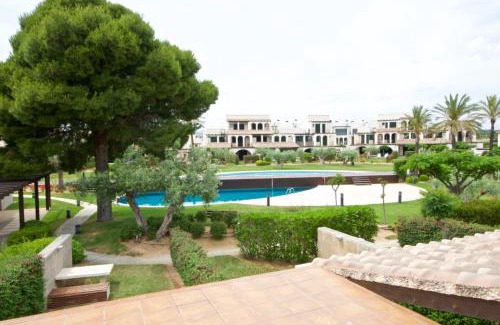 L'Ampolla House | Hibiscus