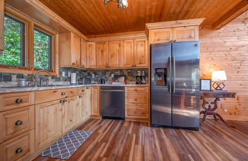Lake Lure House | Hickory Hideaway | Lake Lure Waterfront Cabin