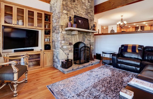 Cashiers House | Hickothorne - Country Club of Sapphire Valley with Mountain Views!
