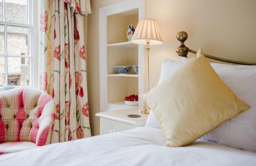 Chipping Campden Apartment | Hicks House - Beautiful Cottage in Leysbourne!