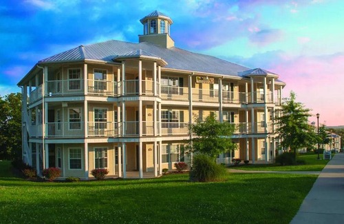 Branson Apartment | HICV Holiday Hills Resort 2BR Suite FRIDAY Check-In