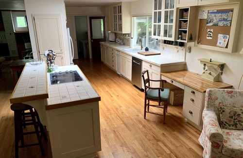 Grass Valley House | Hidden Country Gem with Pond | Free Early In & Late Out | Pet Friendly!