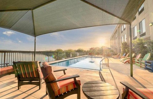 Marble Falls Hotel | Hidden Falls Inn