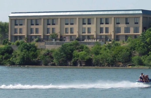 Marble Falls Hotel | Hidden Falls Inn