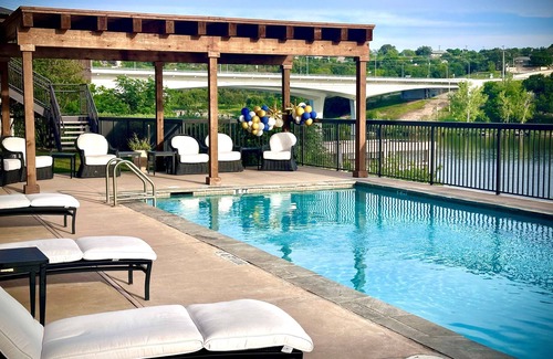 Marble Falls Hotel | Hidden Falls Inn