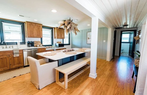 Kure Beach House | Hidden gem in Kure|2min walk to Beach|Hot Tub
